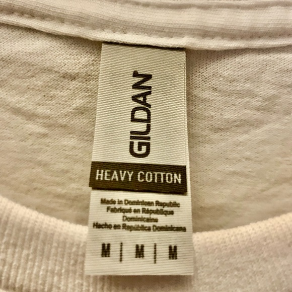 Everyone loves a tee shirt : The four leaf clover love Gnome. - Picture 3 of 3